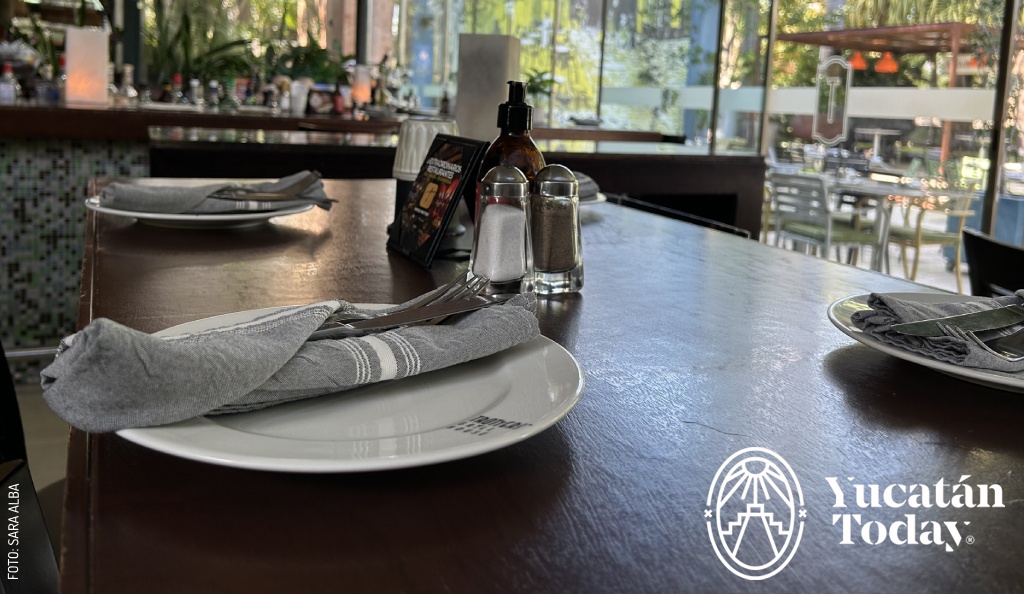 2403 Trotters 3 Mesa by Sara Alba