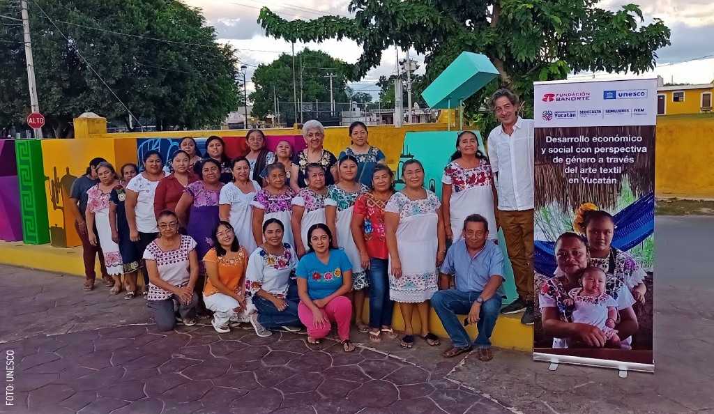 2404 Mestizas con la UNESCO