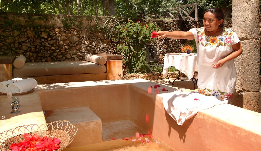 2404 THE HACIENDAS EXPERIENCIA SPA CON ROSAS Y MESTIZA