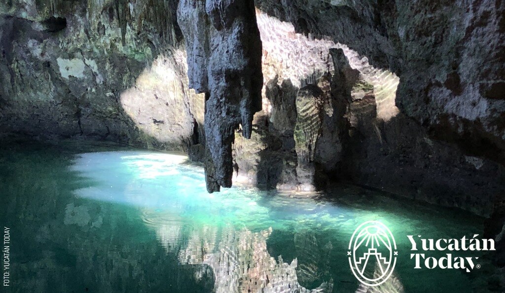 2405 Cenote Tsukan by Andrea MyT