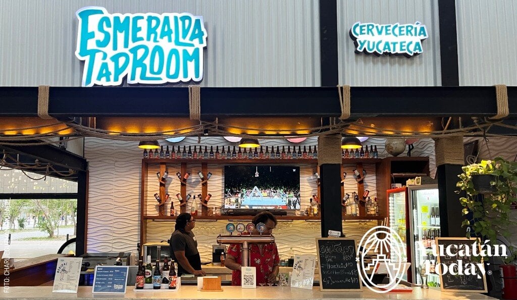 2405 Esmeralda Tap Room Bar en La Plancha by Charlie G