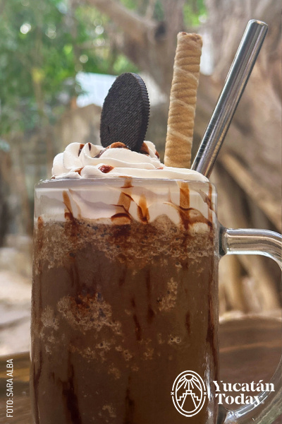 2406 La Abadía Lugares LGBT Mérida Centro Frappe de Chocolate by Sara Alba (1)
