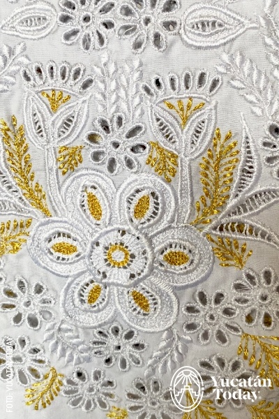 2407 Bordados Marilu Bordados Yucatecos Mani Calado Flores by Yucatan Today