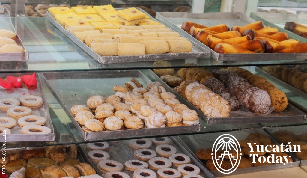 2407 Heladerias y postres by Carlos Arguelles