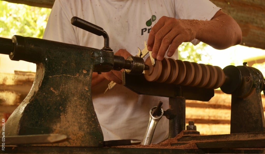 2407 Taller Feria Tunich Dzitya Artesanias de Madera Artesano by Edwin Aguilar slogo (1)