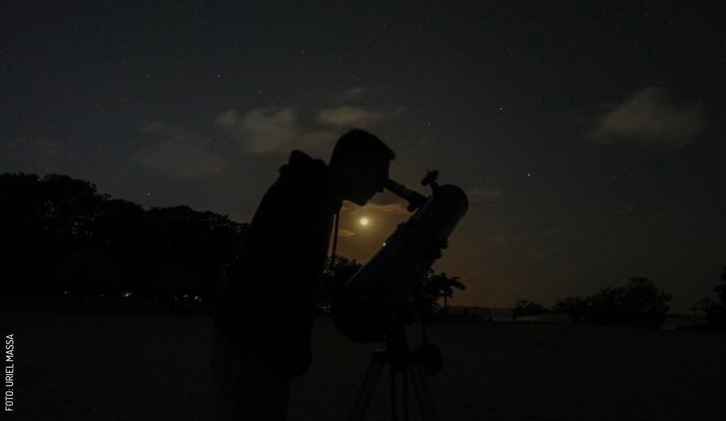 2408 Tour de Observación de Estrellas Rio Lagartos Tour Nocturno by Uriel Massa slogo