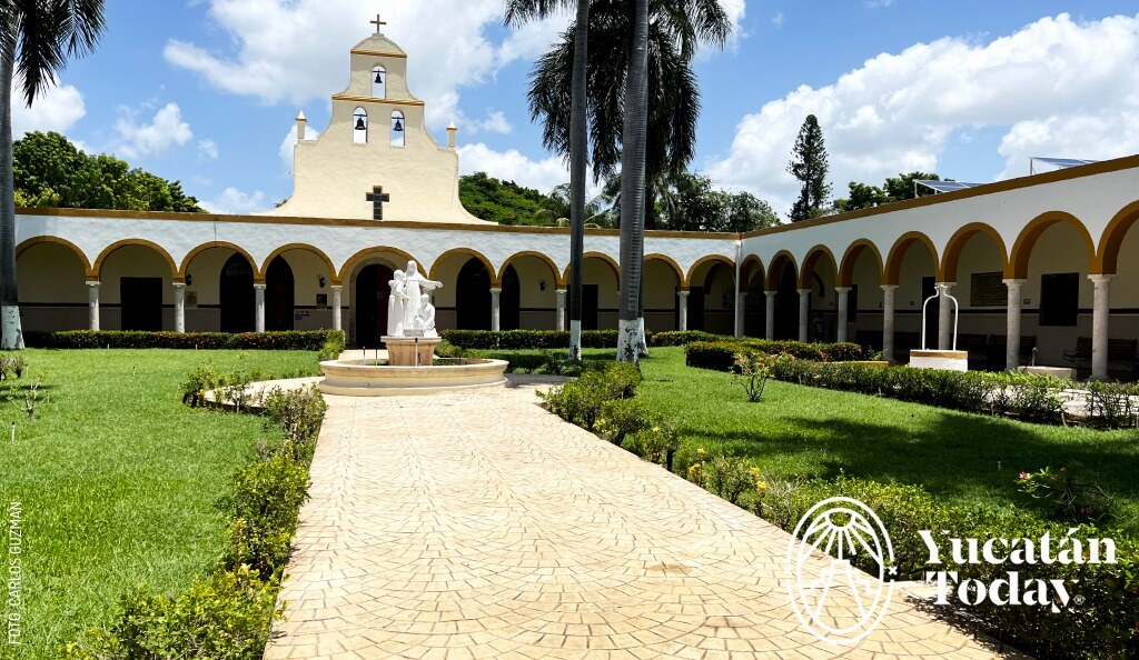 2409 Asilo Brunet Celarain Mérida by Carlos Guzmán