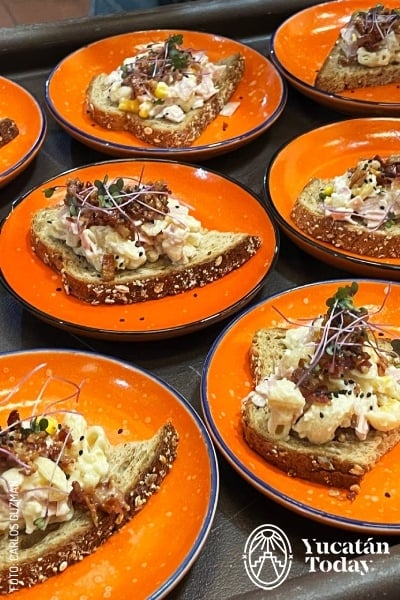 2409 Refettorio Mérida Asistentes by Carlos Guzmán (1)