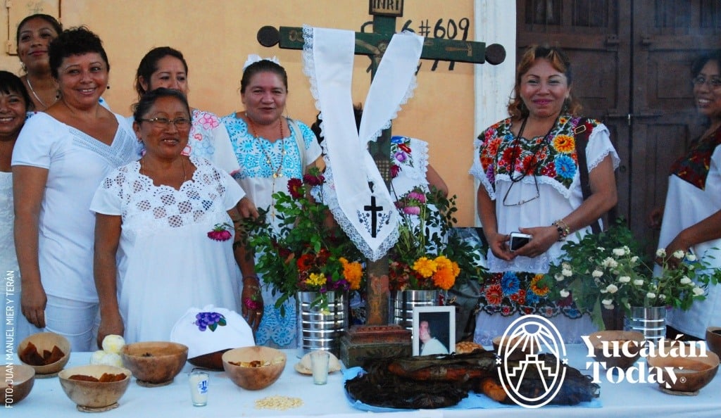 2410 Altar de Janal Pixan by Juan Manuel Mier y Terán