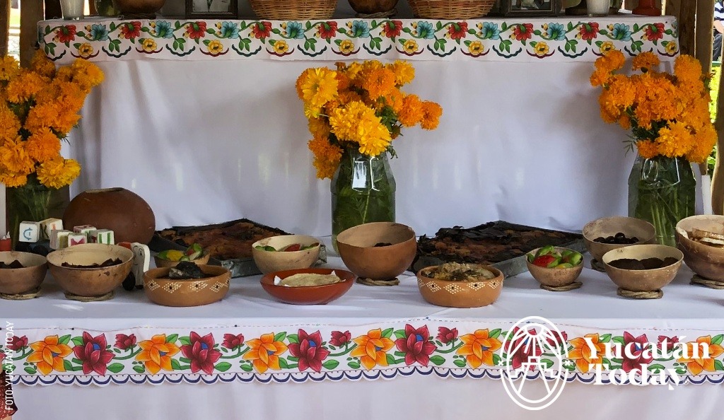 2410 Altares Janal Pixán Plaza Grande Mérida by Yucatán Today