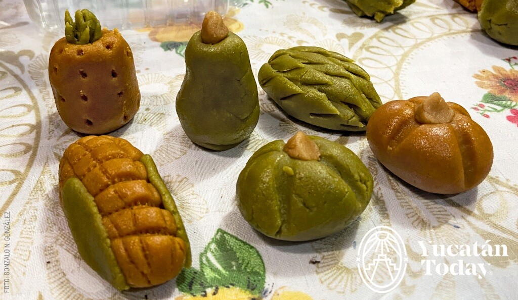 2410 Mazapanes Tekax Frutas by Gonzalo N. González