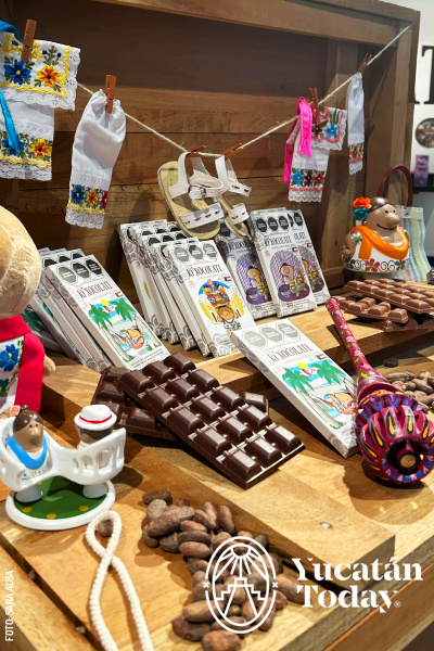 2410 kixocolatl Mérida Chocolates Platillos Regionales by Sara Alba slogo