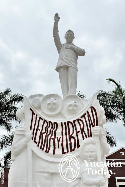 2411 Monumento a Felipe Carrillo Puerto Motul by Carlos Guzman