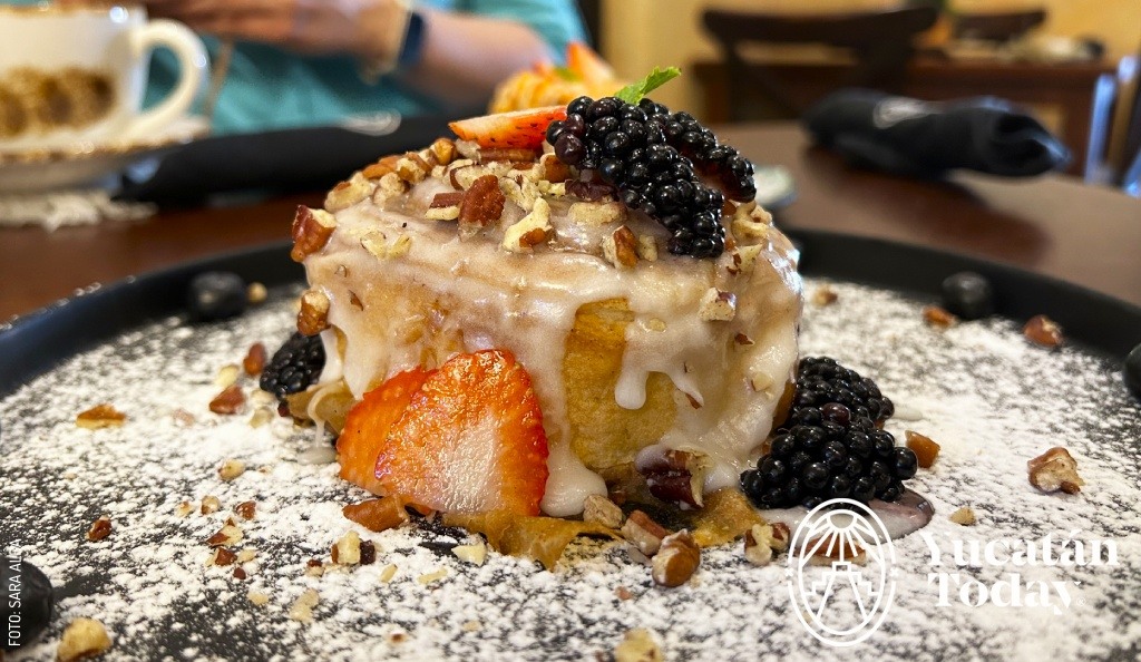 2411 Restaurante El Rinconcito del Vate Izamal Postres Rol de Canela by Sara Alba c