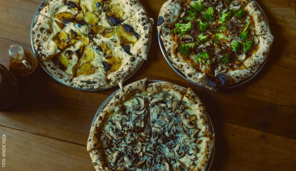 2411 Venzze Pizza tres pizzas Maní by Venzze Pizza