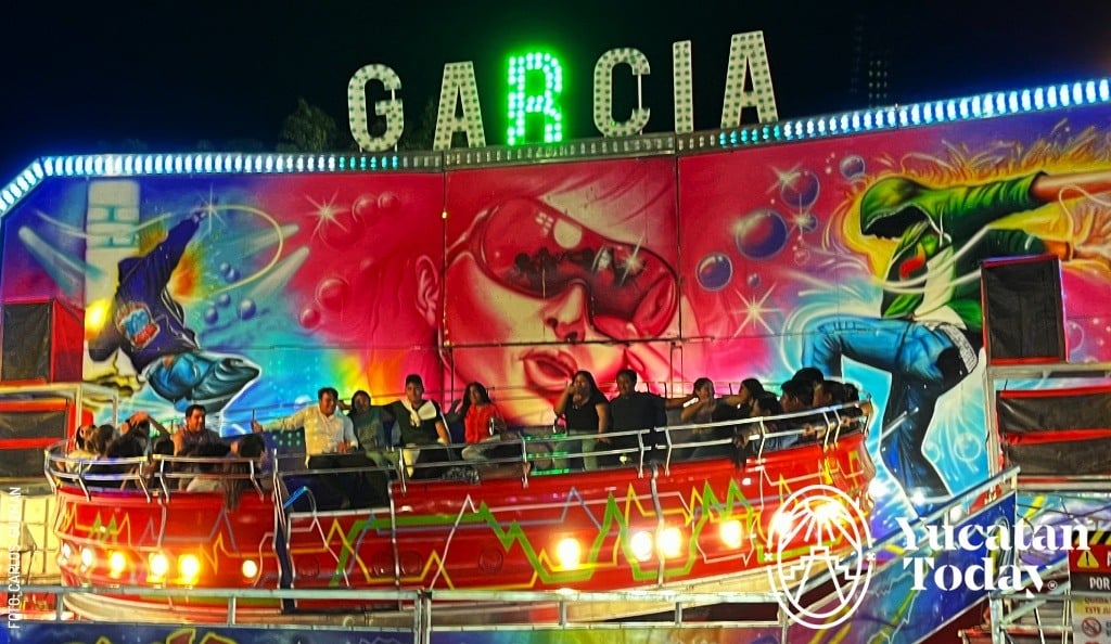 2412 Feria Xmatkuil Merida García Juegos Mecanicos by Carlos Guzman