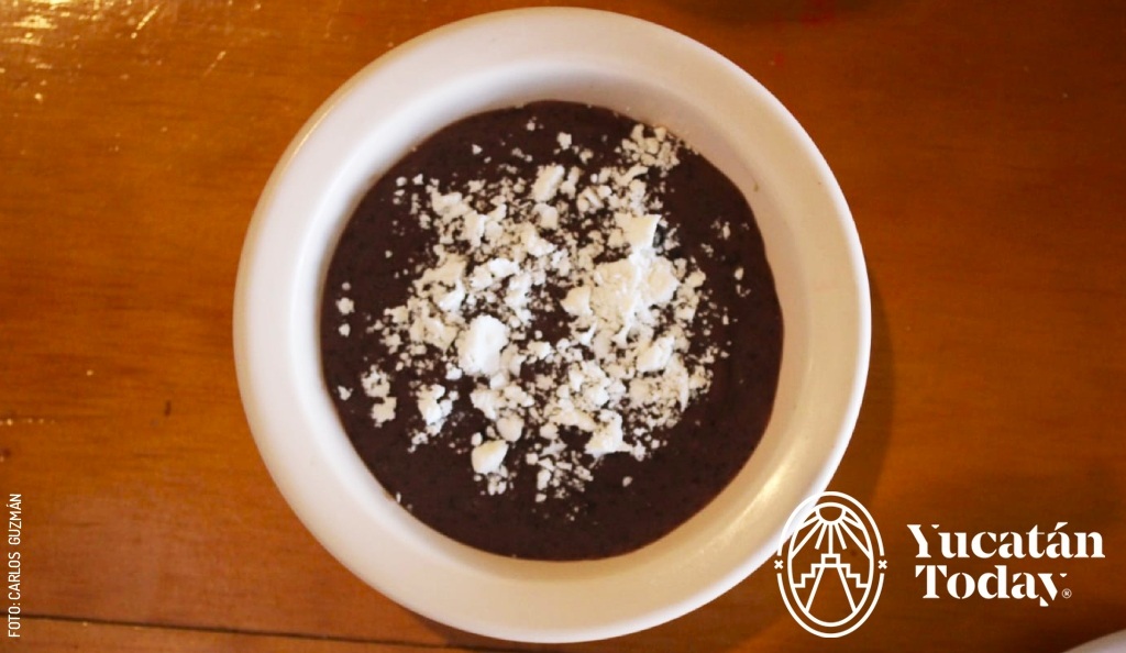 2412 Frijoles Refritos Botana by Carlos Guzman