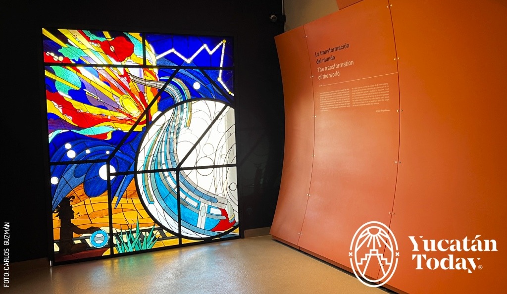 2412 Museo del Ferrocarril Merida Vitral de colores by Carlos Guzman