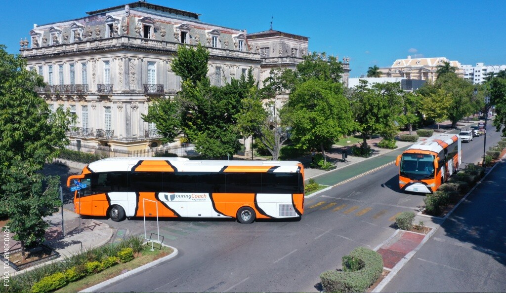 2412 TouringCoach Autobus slogo