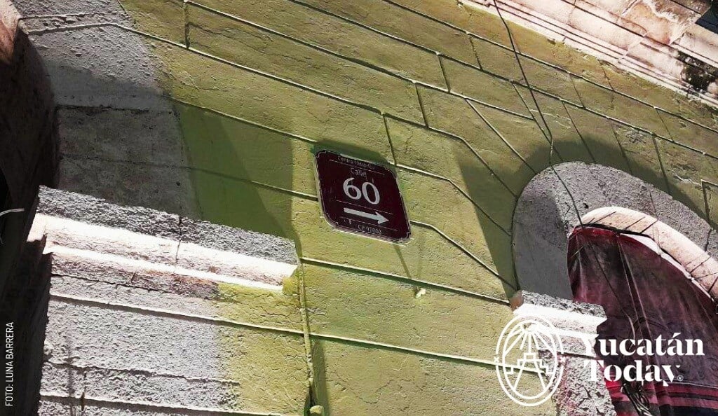 2501 Calle 60 Corredor Calle 60 Merida senal by Luna Barrera