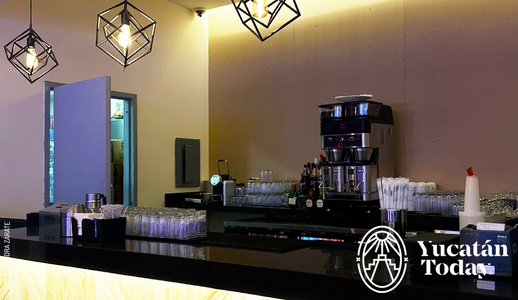 2501 PlayCity Merida Cafeteria luz by Casandra Zarate