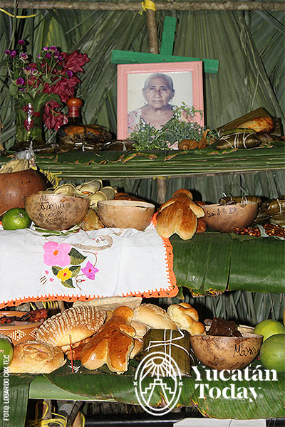 Altar-finados-janal-pixan-by-Leobardo-Cox-Tec