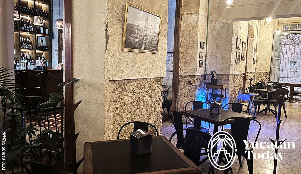 Bar-Latino-1-by-Charlie-Andrade