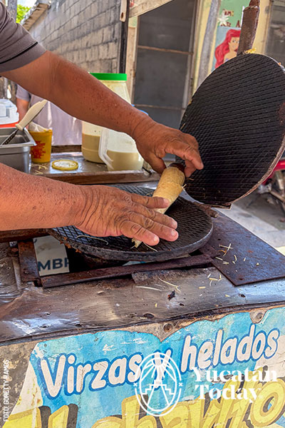 Birza-marquesita-helado-preparacion-en-Chabihau-by-Goretty-Ramos