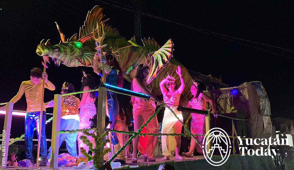 Carnaval-de-Dzilam-de-Bravo-1-by-Alberto-Massa