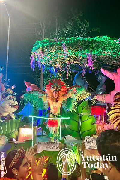 Carnaval-de-Merida-1-by-Sharon-Cetina