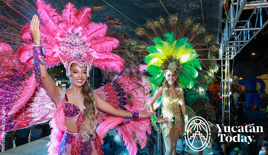 Carnval-Dzilam-de-Bravo-bailarinas-by-Gaspar-Kuk-Escalante