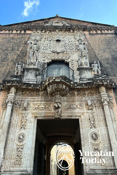 Casa-Montejo-museo-entrada-by-Olivia-Barker