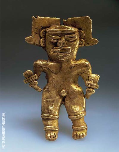 Cenote Chichen Itza Pendiente con forma humana en oro y cobre (tumbaga) 6.3 cm x 4 cm by Peabody Museum