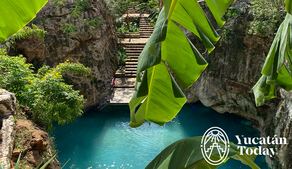 Cenote-Santa-Rosa-en-Homun-by-Andrea-Mier-y-Teran
