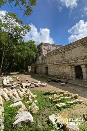 Chichen-Viejo-Casa-de-los-Caracoles-y-Casa-de-los-Falos-by-Andrea-Mier-y-Teran-Yucatan-Today