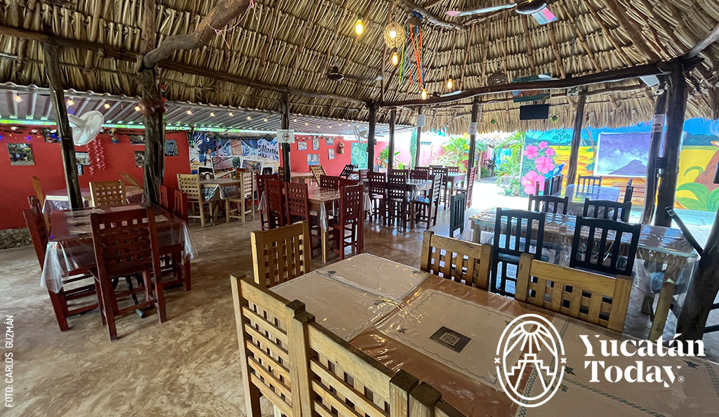 Cocineras-tradicionales-de-Kooben-en-Mani-restaurante-by-Carlos-Guzman