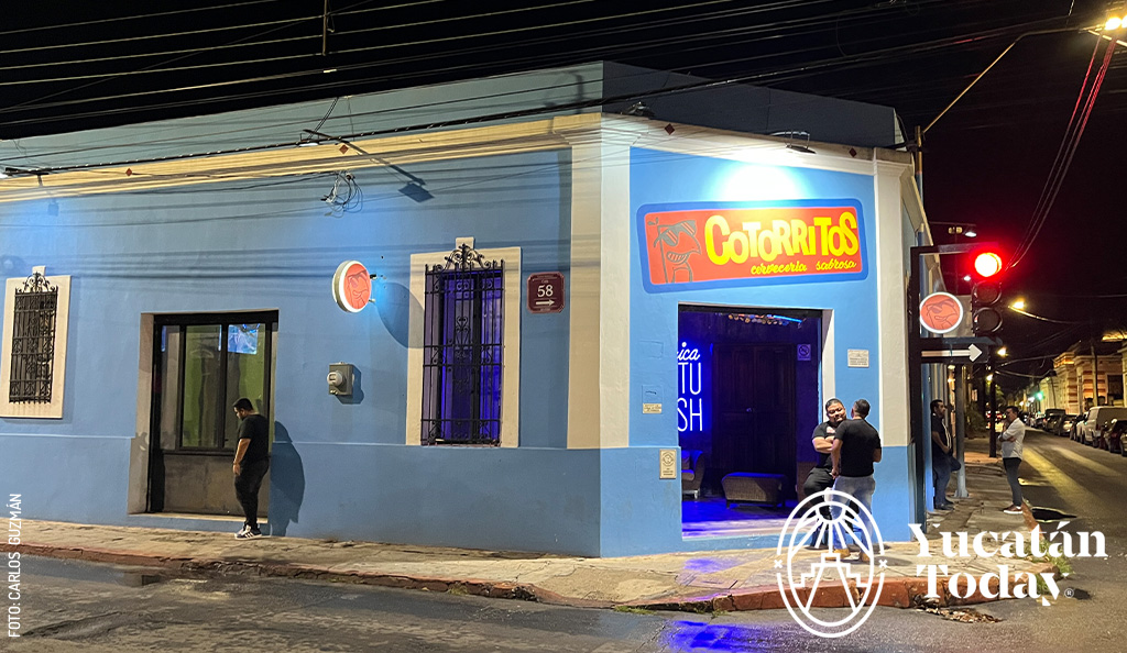 Cotorritos-bar-merida-fachada-by-Carlos-Guzman
