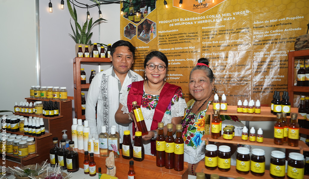 Feria-Artesanal-Tunich-miel-melipona-kuchil-kaab-by-Ayuntamiento-de-Merida