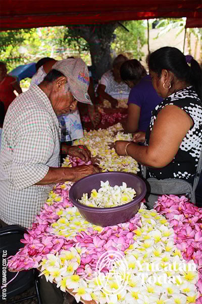 Flor-de-Mayo-fiesta-Teabo-y-Chumayel-2-by-Leobardo-Cox-Tec