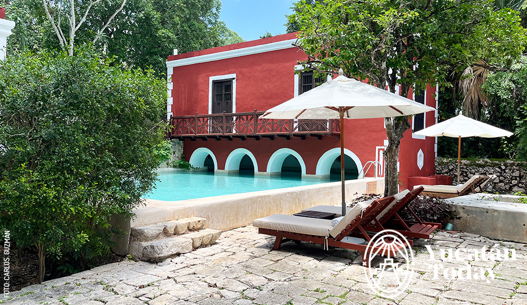 Hacienda-Santa-Rosa-piscina-by-Carlos-Guzman