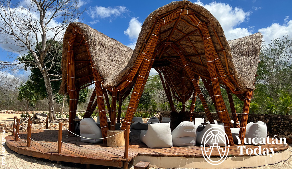 Hacienda-Yaxnic-palapa-by-Sharon-Cetina
