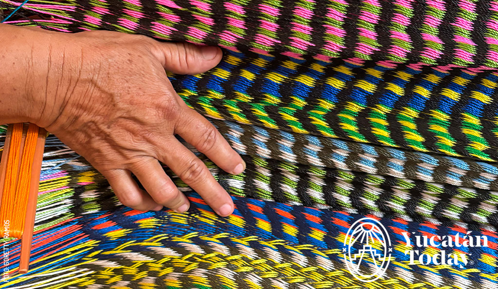 Hamaca-colores-tejido-mano-by-Goretty-Ramos