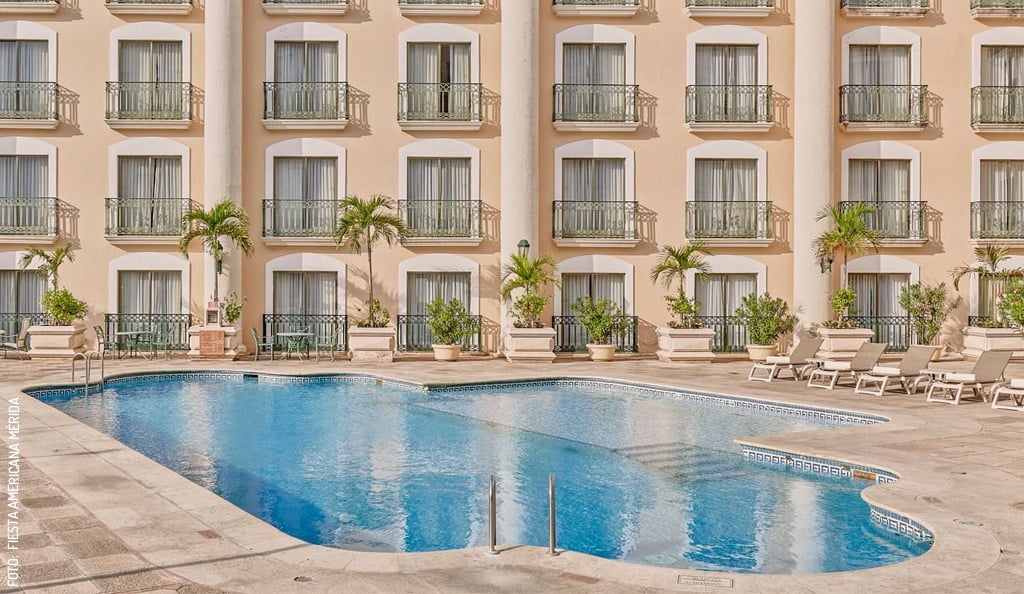 Hotel-Fiesta-Americana-piscina-alberca-pool-by-Fiesta-Americana-Merida-website
