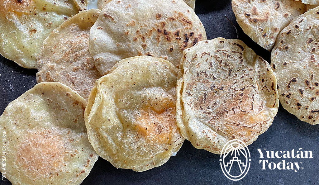 Huevos-encamisados-en-Yaxunah-by-Andrea-Mier-y-Teran