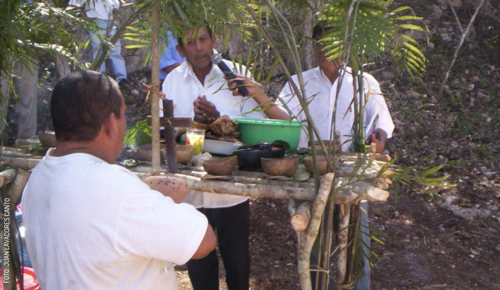 J-meen, sacerdote maya Juan Lavadores Canto by Juan Lavadores Canto