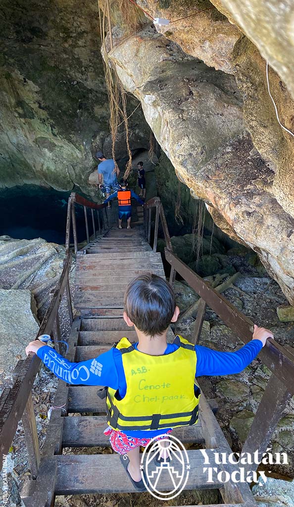 Cenote Homún con niños by Yucatán Today