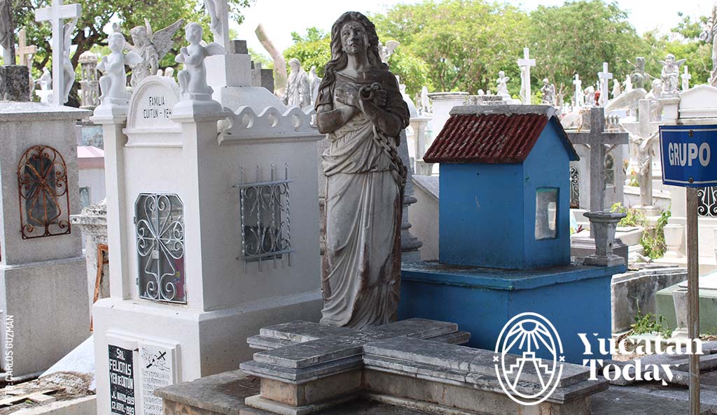 Cementerio general estatua, Mérida by Carlos Guzmán