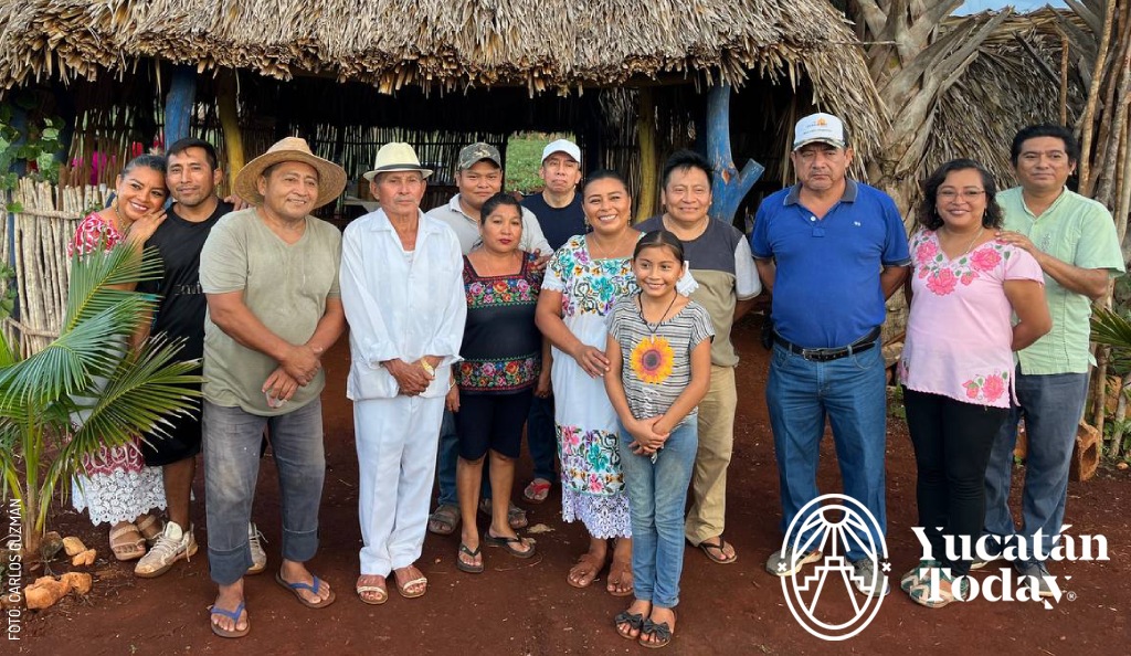 2311-Familia-Cauich-parcela-Xkaluumki-Maxcanu-Festival-de-la-Jicama-by-Carlos-Guzman-1