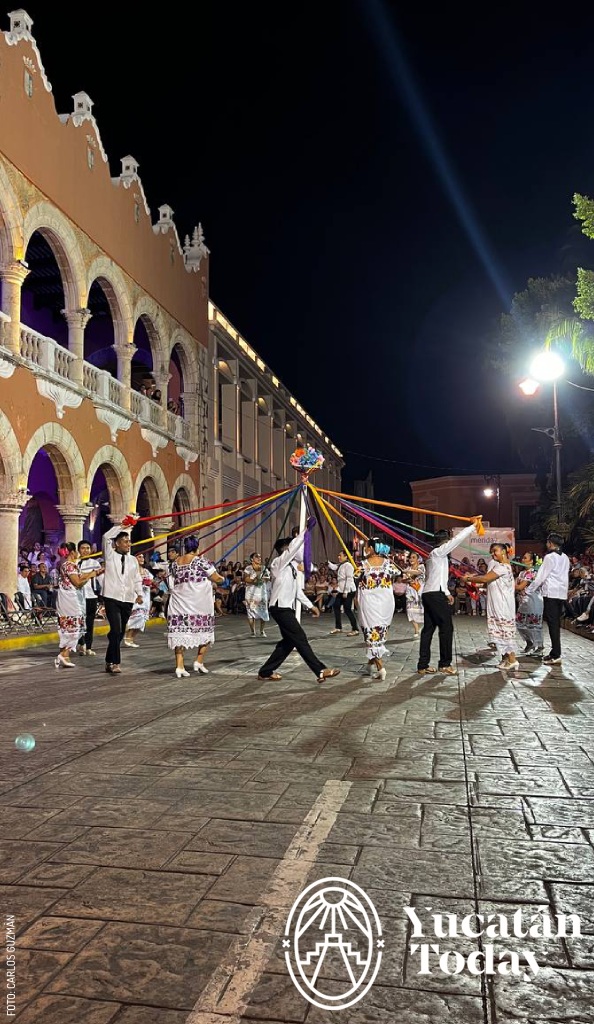  Jarana, baile tradicional by Carlos Guzmán