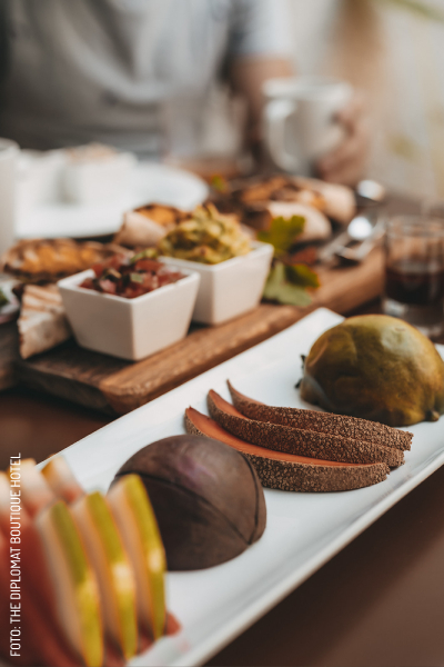 Postres y frutas by The Diplomat Boutique Hotel